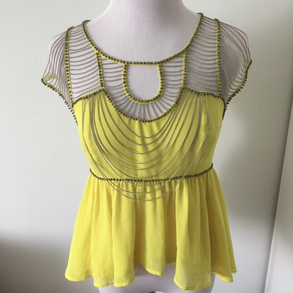Bebe Chain blouse Top in Yellow - Picture 1 of 6